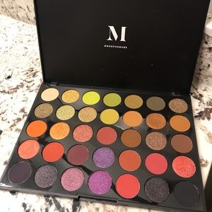 Morphe 35M Boss Mood palette